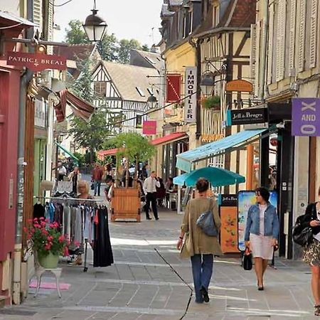 Апартаменты Le Petit Paris Компьень Экстерьер фото